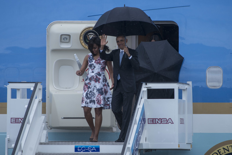LA HABANA, CUBA, 20MARZO2016.- Barack Obama, presidente de los Estados Unidos, llegó al país caribeño en punto de las 16:20 hrs, en donde realizará una visita de estado como parte de la nueva etapa de las relaciones diplomáticas entre los dos países. FOTO: ADOLFO VLADIMIR /CUARTOSCURO.COM