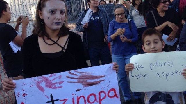 marchagdl por Ayotzinapa