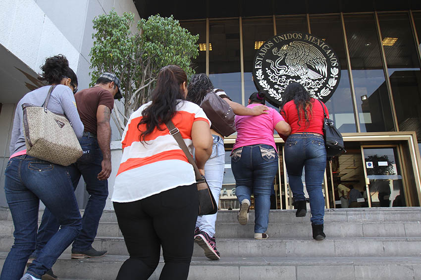Familiares de personas desaparecidas en Villa Vieja poblado del municipio de Villa Purificación Jalisco. Foto: Arturo Campos Cedillo/ Agencia RACC